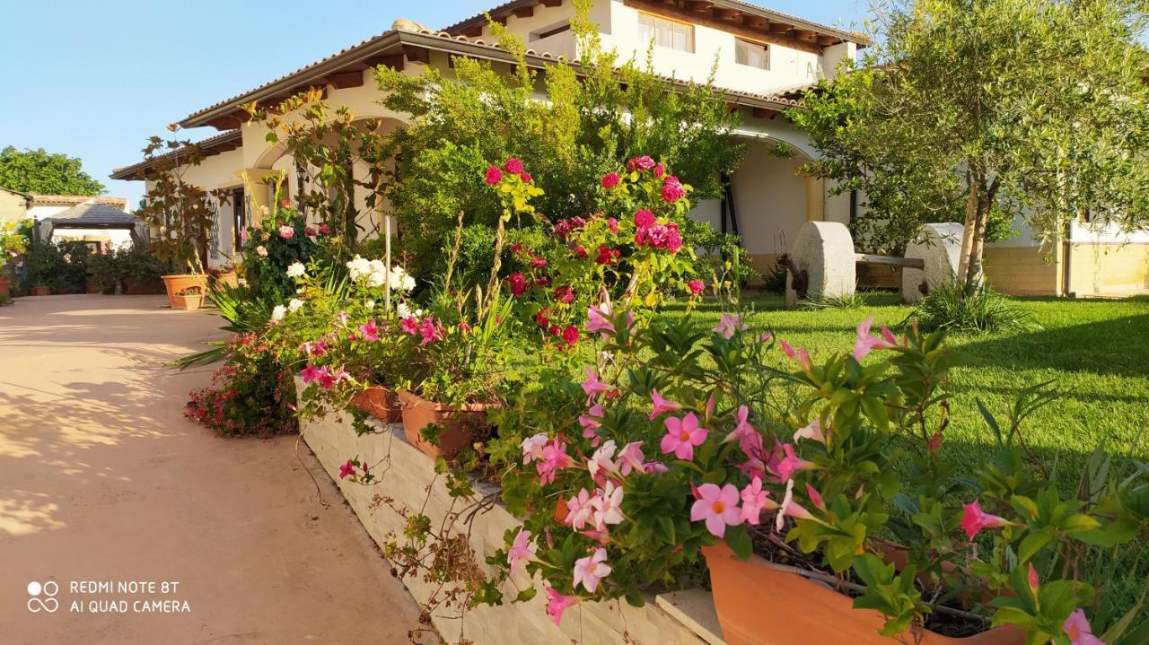 I Giganti Bed & Breakfast Riola Sardo Exterior foto