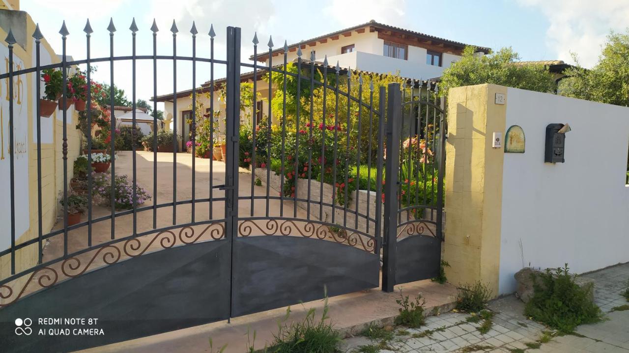 I Giganti Bed & Breakfast Riola Sardo Exterior foto
