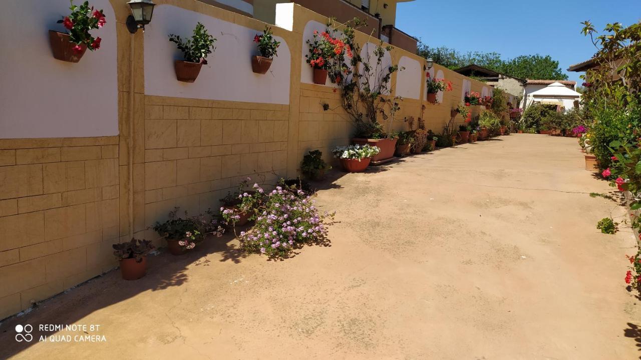 I Giganti Bed & Breakfast Riola Sardo Exterior foto