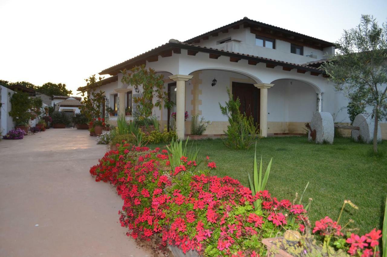 I Giganti Bed & Breakfast Riola Sardo Exterior foto